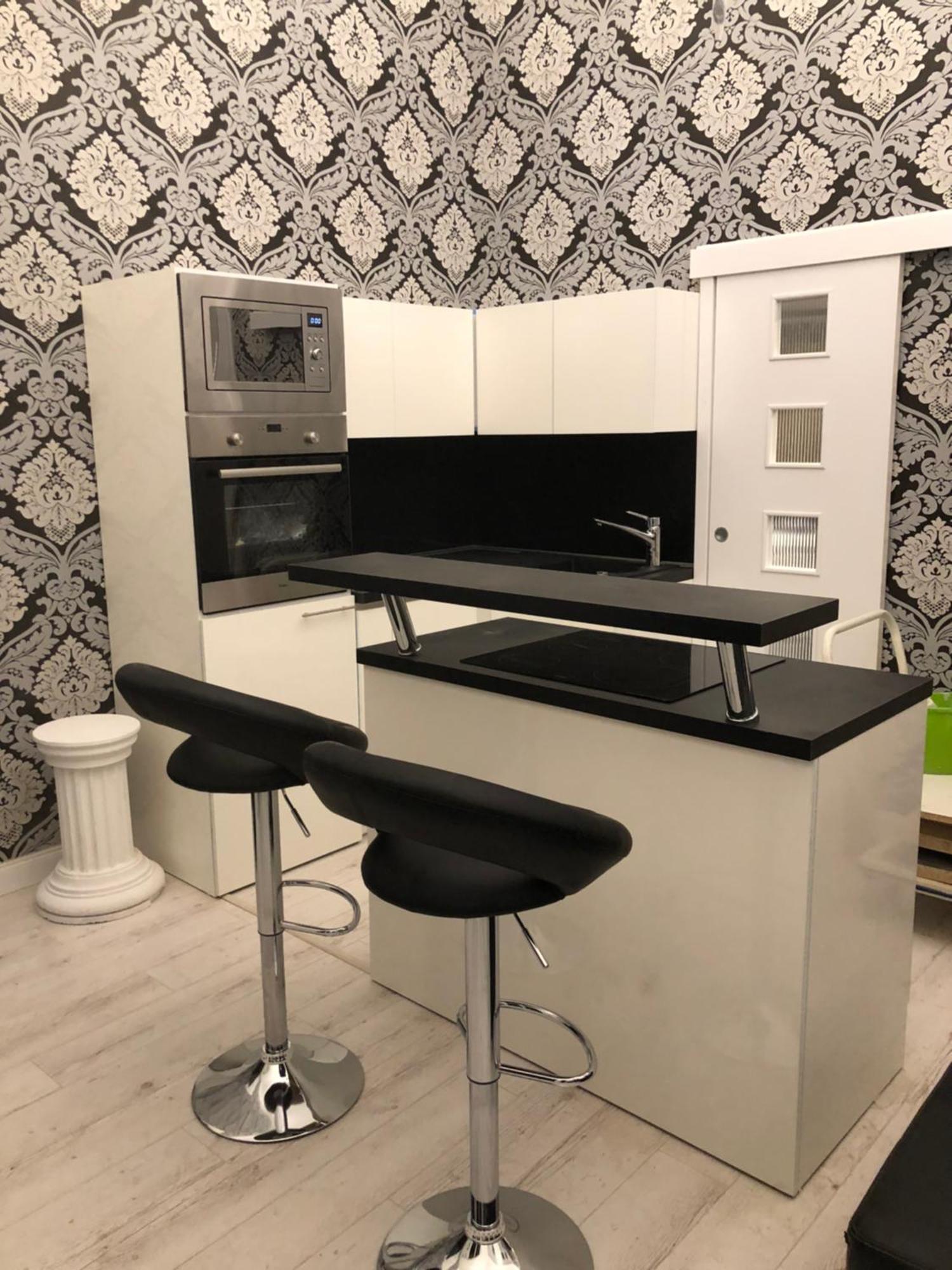 Fashion Street Executive Apartment